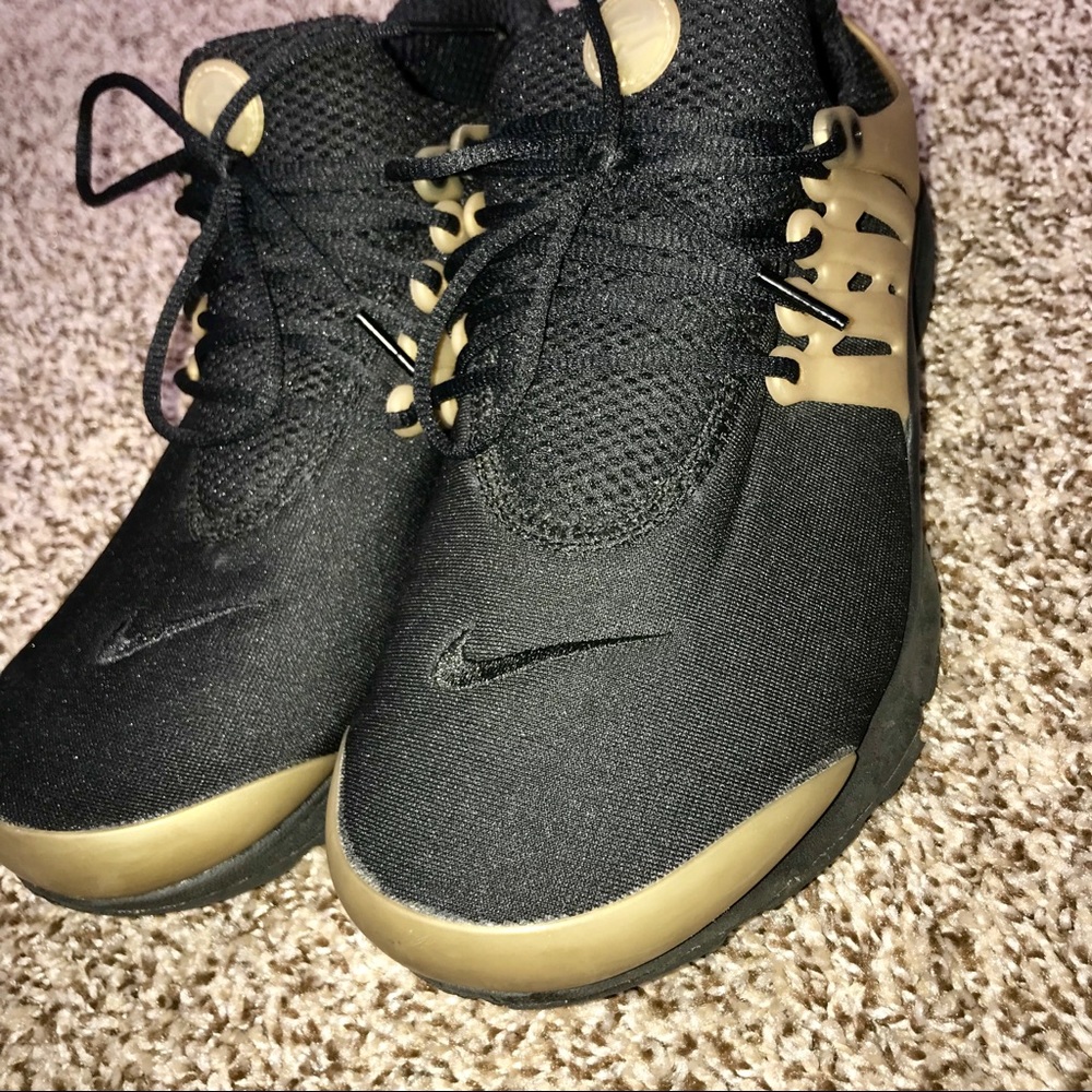 MENS NIKE AIR PRESTO SIZE 9